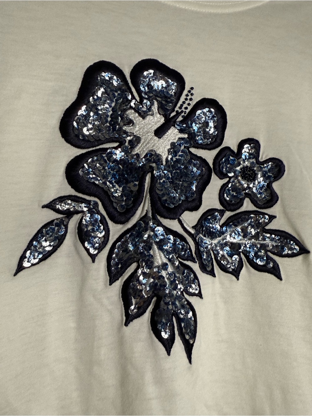 Escada White and Navy Blue Hibiscus Sequin Beaded Graphic Cotton Shirt Size 34 - Picture 5 of 7